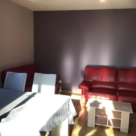 In Cozy House With Terrace Apartment *